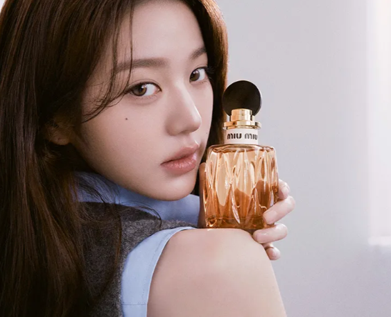 미우미우 뷰티 앰버서더 장원영